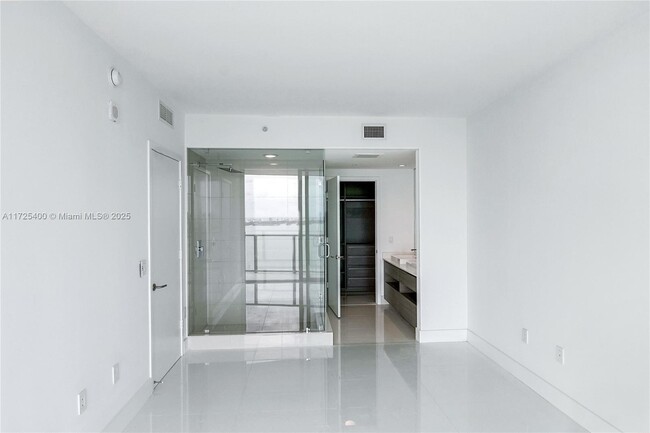 Foto del edificio - 460 NE 28th St