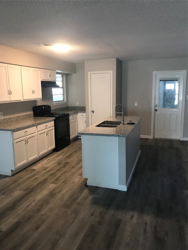 Building Photo - 121 La Laja Dr