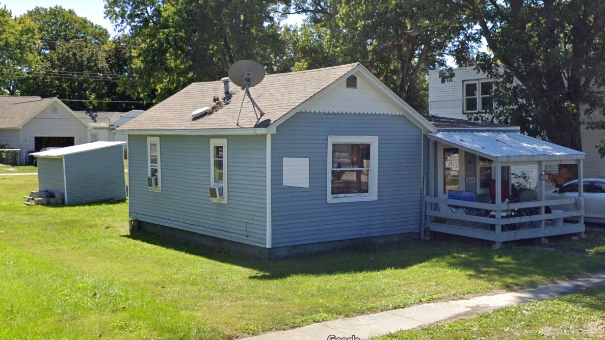 311 E Overton St, Tuscola, IL 61953 House Rental in Tuscola, IL