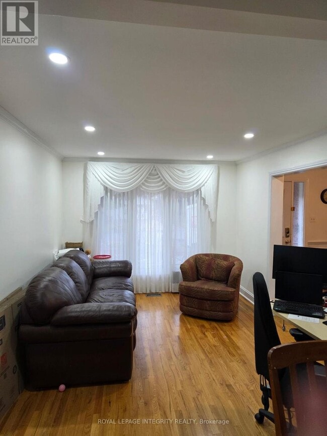 Building Photo - 63 Topley Crescent
