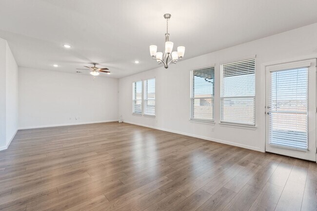 Foto del edificio - 4769 Tanglewood Dr