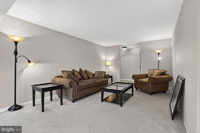 Building Photo - 2063 Royal Fern Ct