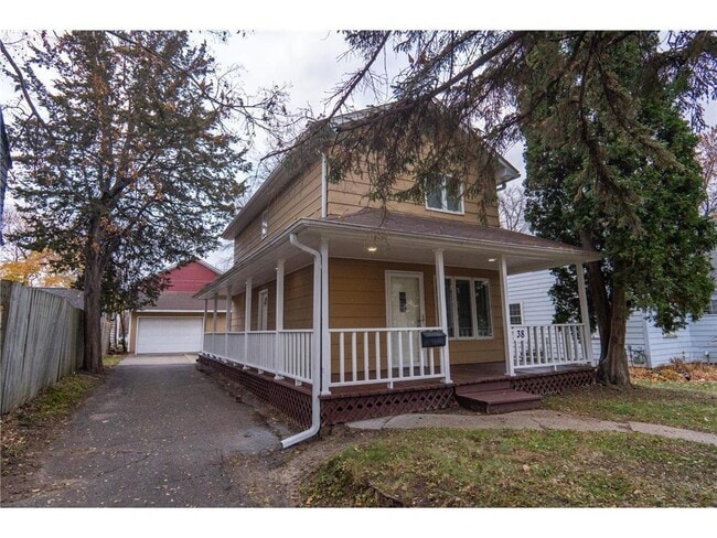 Building Photo - 38 Winona St W