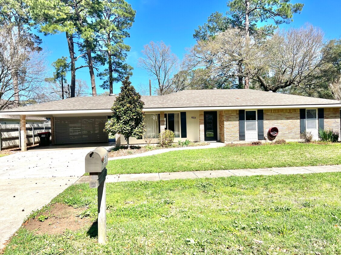 Primary Photo - 603 Dutton Dr