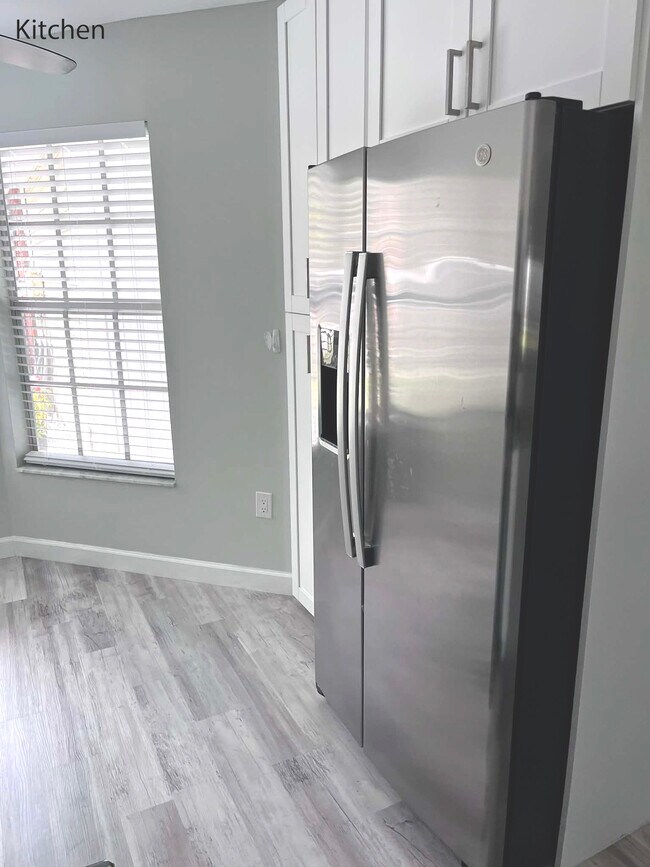 Foto del edificio - 3023 Beecher Dr E