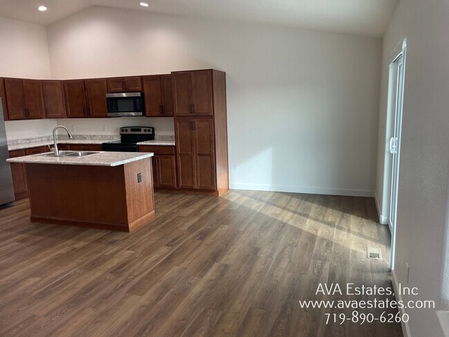 Building Photo - 970 S Coral Pl