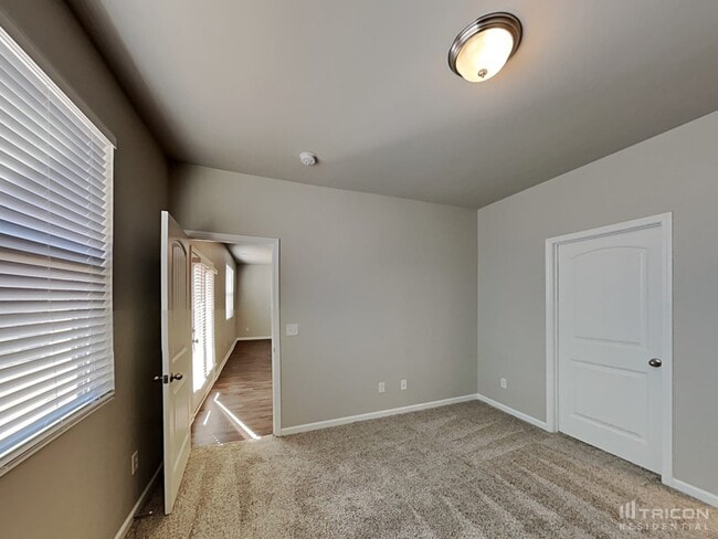 Building Photo - 631 Prominence Rd