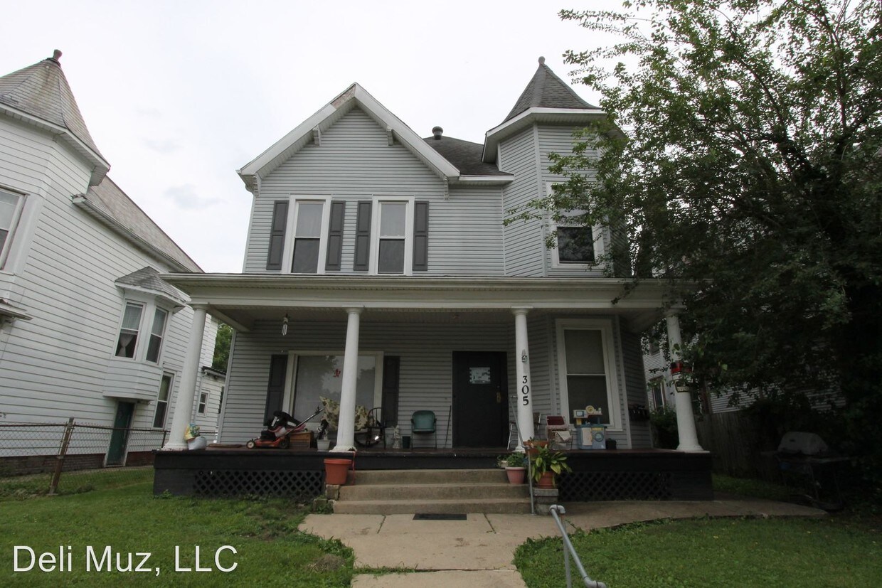 Primary Photo - 305 Washington Ave