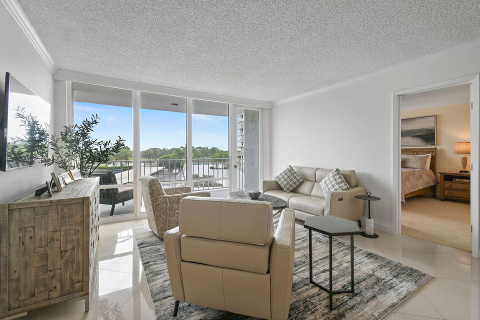 Foto del edificio - 336 Golfview Rd