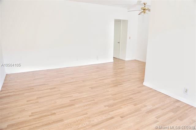 Foto del edificio - 1327 West Ave