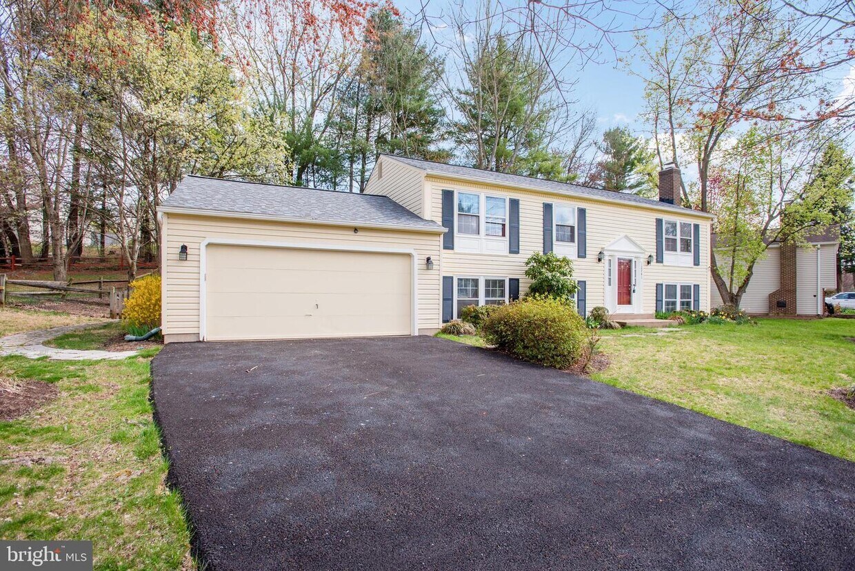 12741 Bradwell Rd, Herndon, VA 20171 House Rental in Herndon, VA