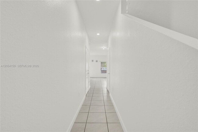 Building Photo - 1161 SW 8th Ave