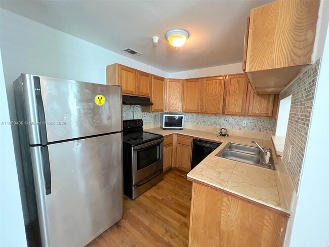 Building Photo - 1502 Jefferson Ave