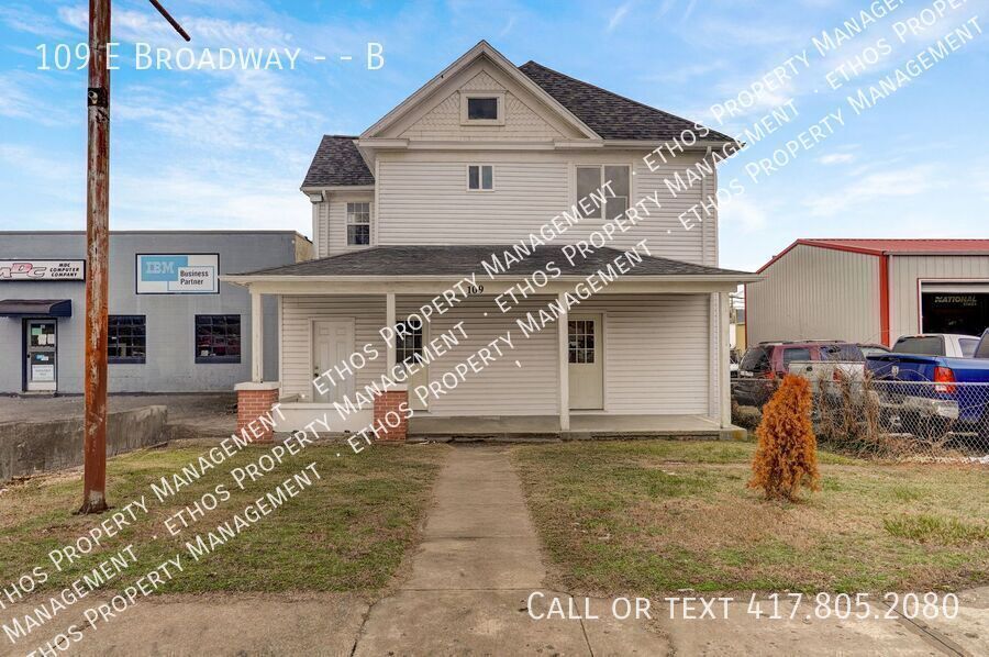 Foto principal - Heart of Monett, MO 3Bed/1Bath