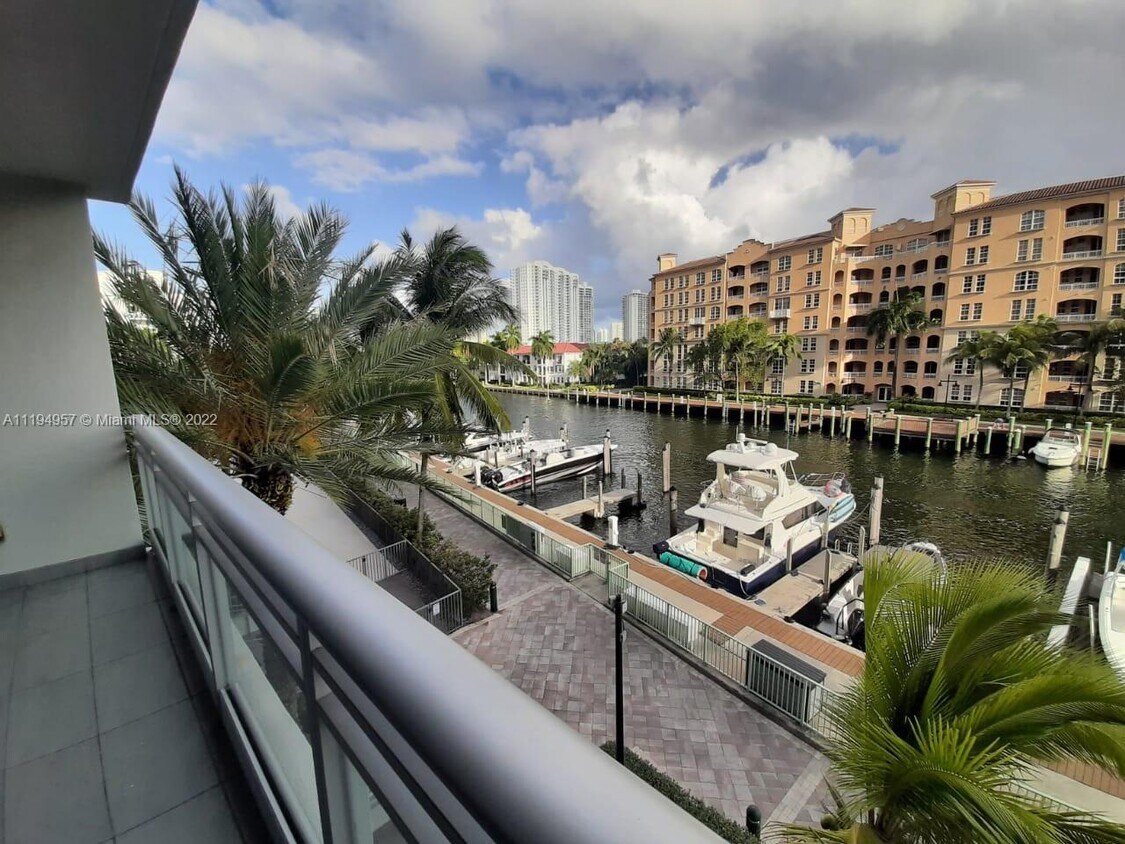 2950 NE 188th St Unit 225, Aventura, FL 33180 Condo for Rent in