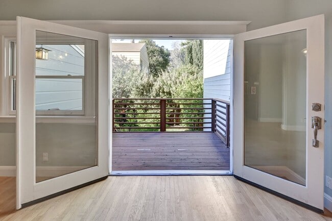 Building Photo - Your home sweet home in San Francisco is in the Noe Valley Neighborhood!
