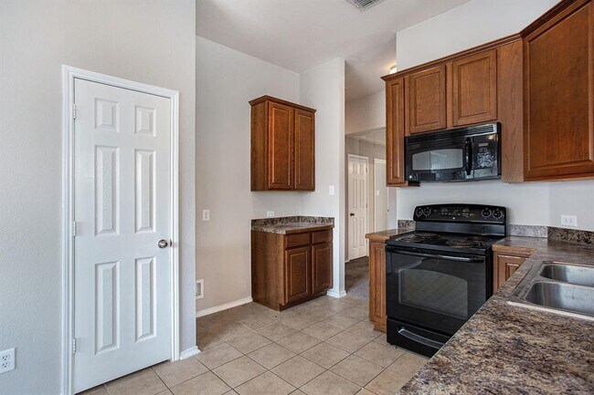 Building Photo - 14432 Artesia Ct