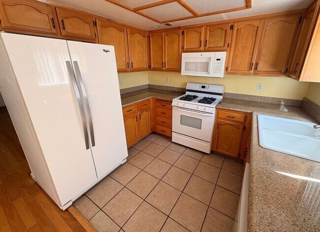 Foto del edificio - 2406 W Packwood Dr