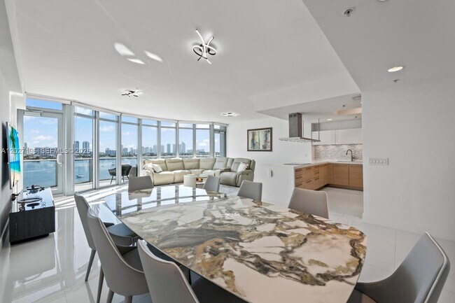 Foto del edificio - 17301 Biscayne Blvd