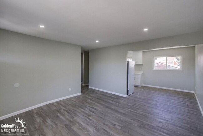 Foto del edificio - Cozy 3Bdm 1Ba Apartment  in City Heights - MI Special
