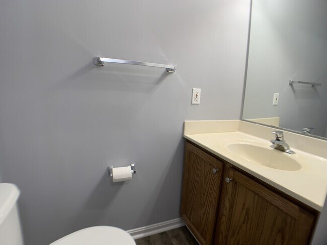 Building Photo - 22 Methwold Ct