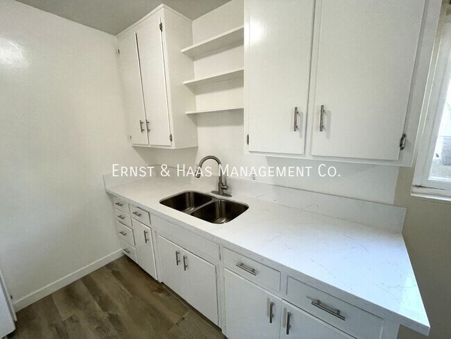 Foto del edificio - 159 Roycroft Ave