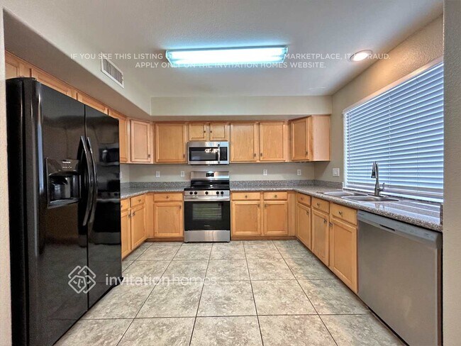 Foto del edificio - 12937 W Holly St