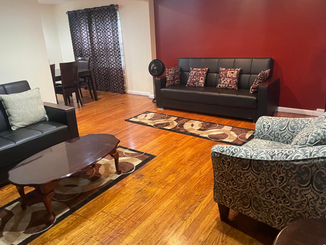 Living Room - 170 Fairmount Ave