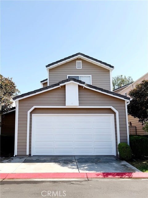 Building Photo - 2600 Woodbury Dr