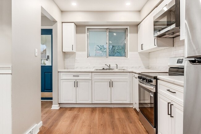 Foto del edificio - 2652 Landsburn Dr