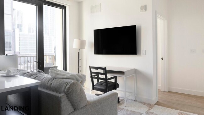 Building Photo - 1007 S Mint St