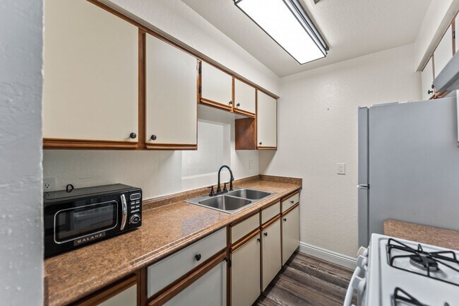 Foto del edificio - 248 E Buckthorn St