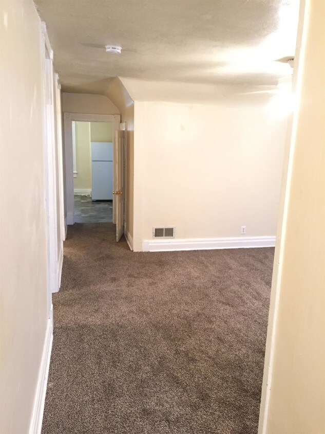 Primary Photo - 250 N 21st St