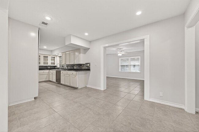 Foto del edificio - 3003 Topham Cir