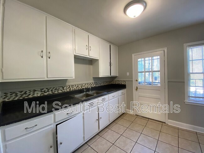 Foto del edificio - 143 N Merton St