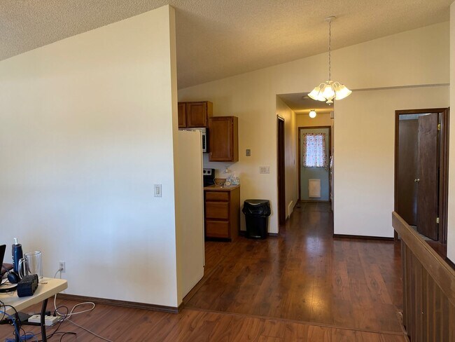 Foto del edificio - 4 Bedroom Rancher off of Powers