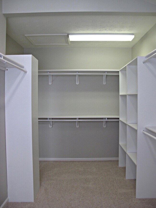 Foto del edificio - 12651 Watford Way