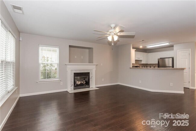 Foto del edificio - 231 Woodlynn Dr