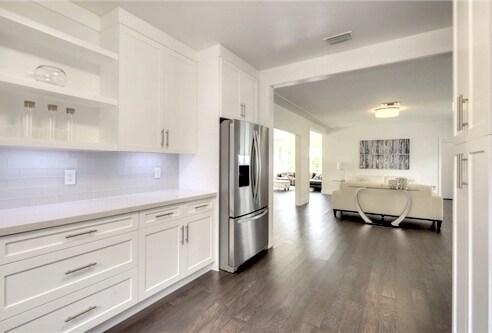 Building Photo - 555 NE 52nd St