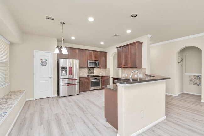 Foto del edificio - 3018 Shadowbrook Chase Ln