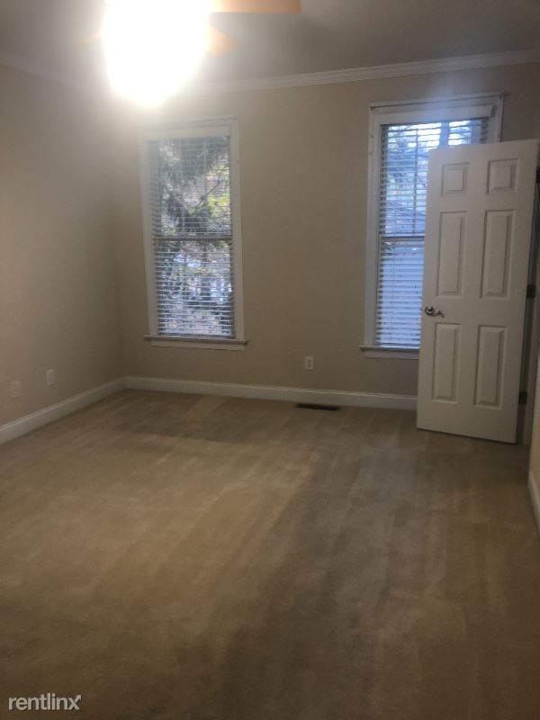 Building Photo - 3 br, 2.5 bath Townhome - 240 Ashton Hall ...