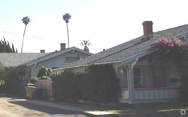 Building Photo - 142-148 S Ash St