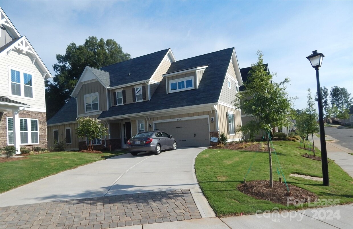 Primary Photo - 15158 Sapphire Hill Ln