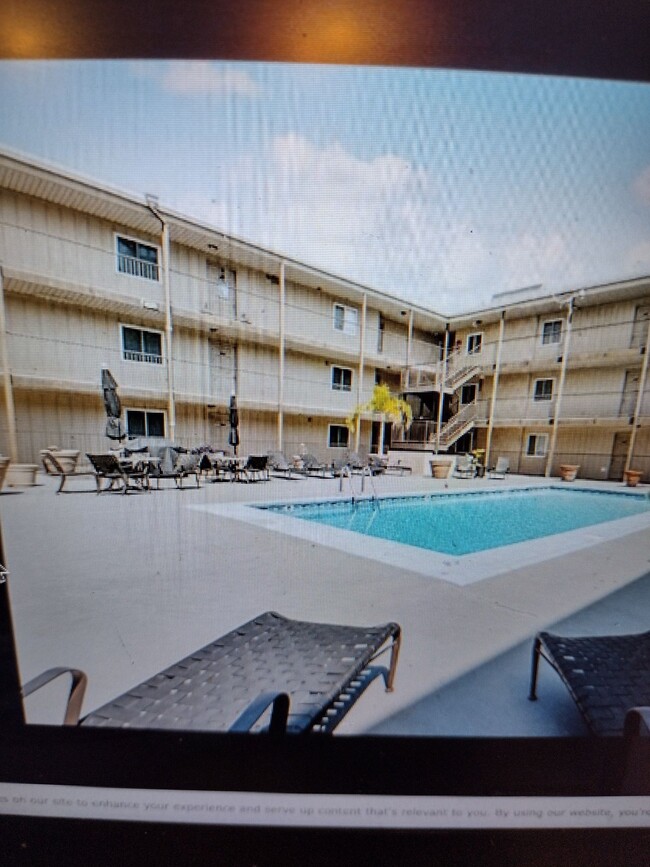 Foto del edificio - 500 Lake Marina Ave