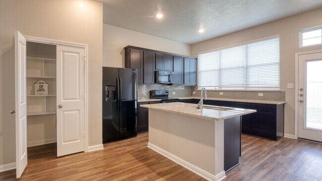 Building Photo - Spacious Single-Family Home Available Now!