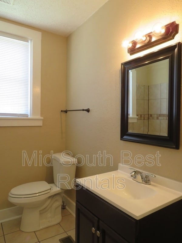 Foto del edificio - 1121 W 24th St