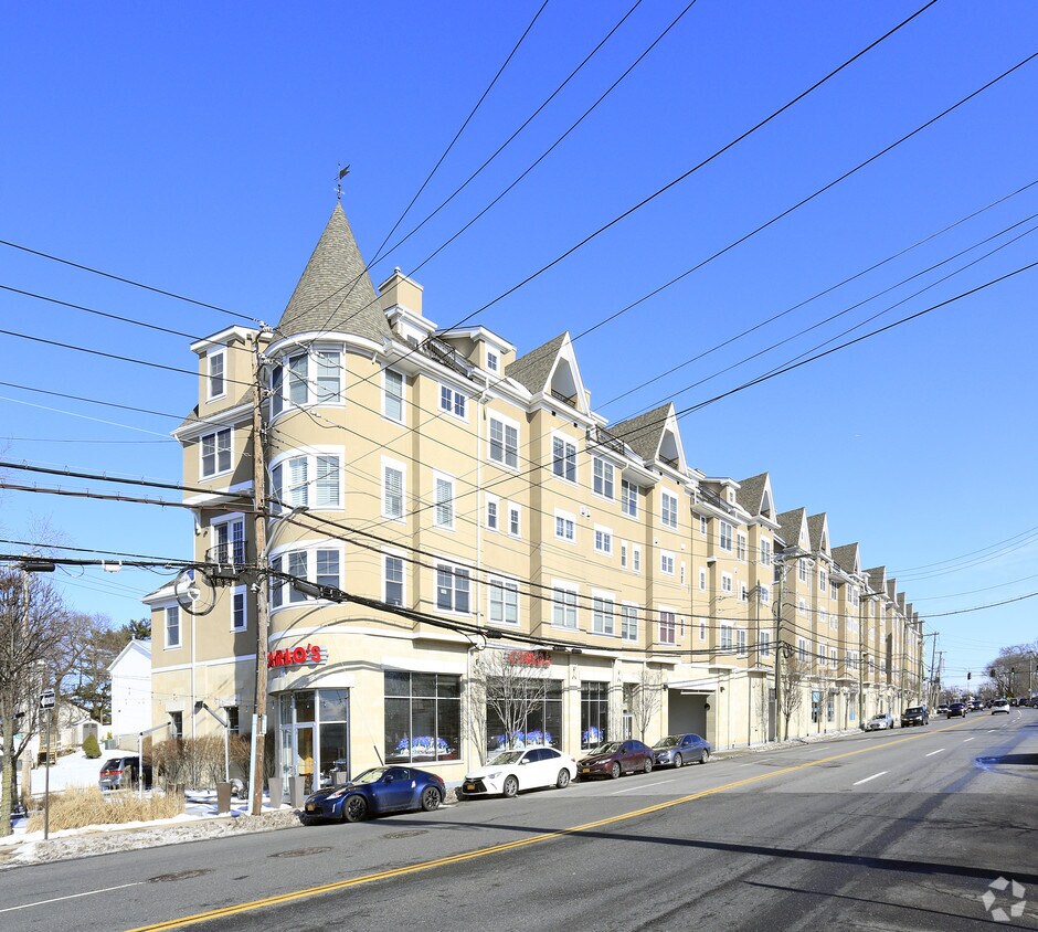 Primary Photo - 177 Main St