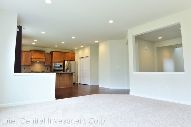 Building Photo - 5 br, 3 bath House - 17718 SE 189th st