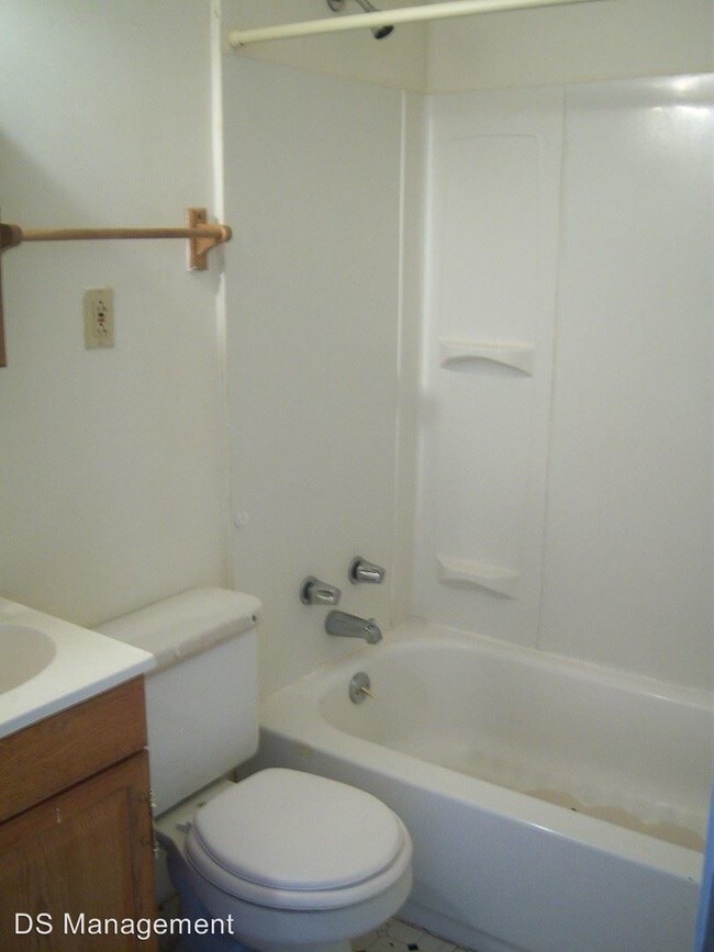 Building Photo - 2 br, 1 bath House - 6339 Albertine