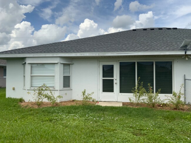 Building Photo - 522 SE 8th St